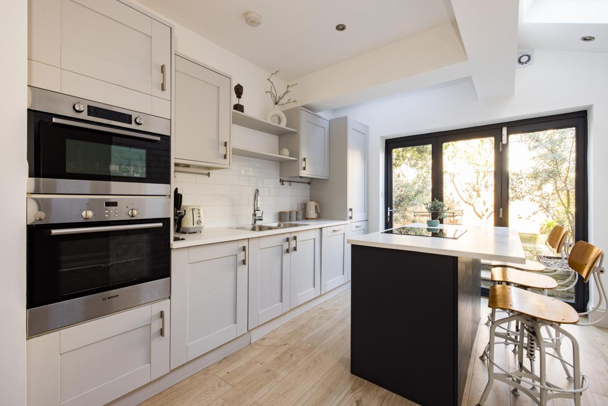 The Stratford Villa London Exterior photo